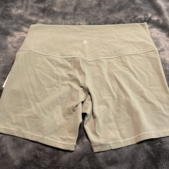 Lululemon, 6” Align Short, high rise, SZ 14, NWT - Picture 4 of 6
